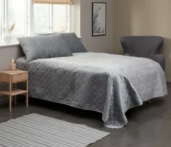 ENGBLOMMECouvre-lit ENGBLOMME 220x240-JYSK Outlet