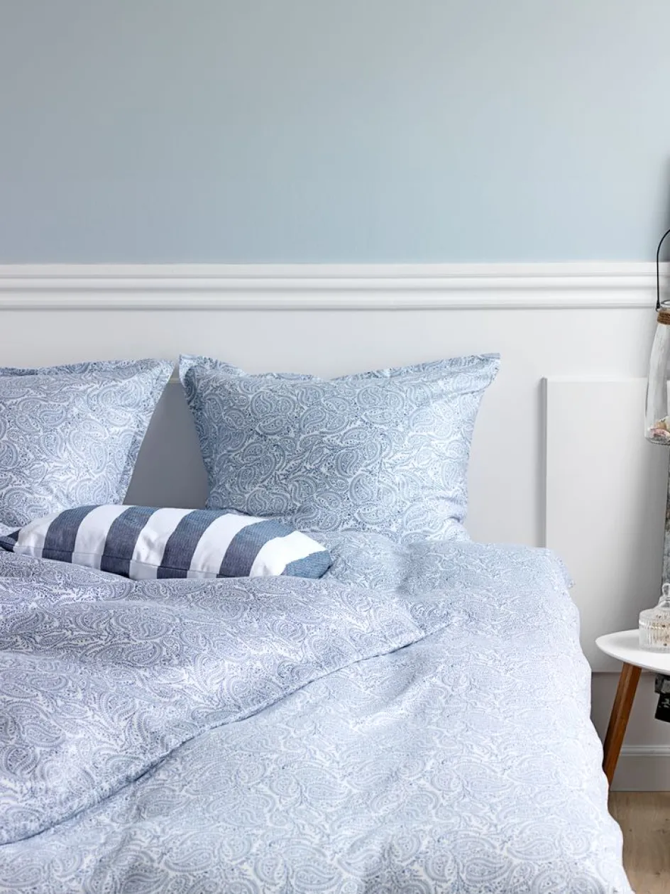 FREDERIKKEPlusParure de lit Satin FREDERIKKE 240x220 bleu/blanc-JYSK